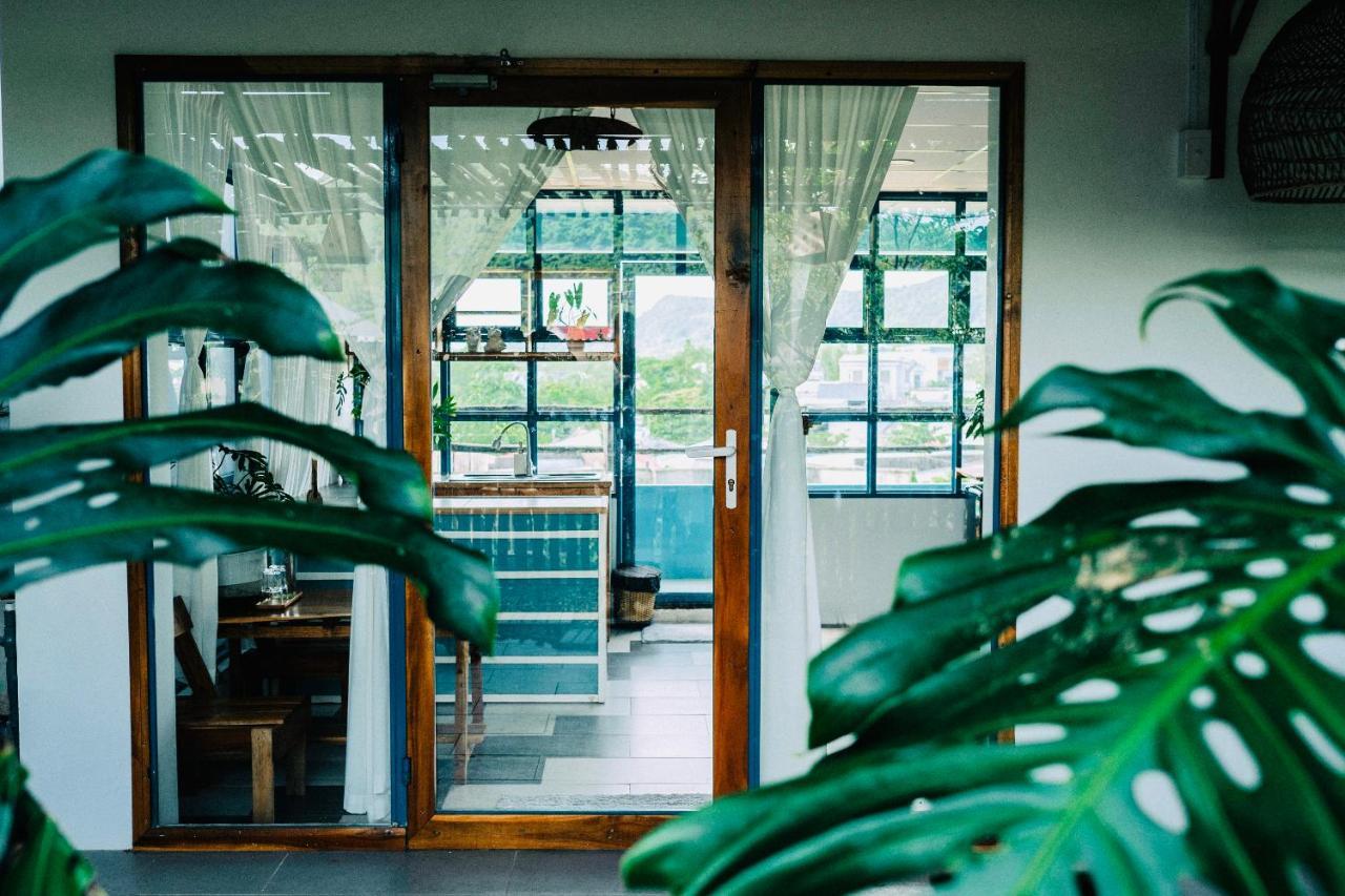 Отель Tinh House Дуонг-Донг Экстерьер фото