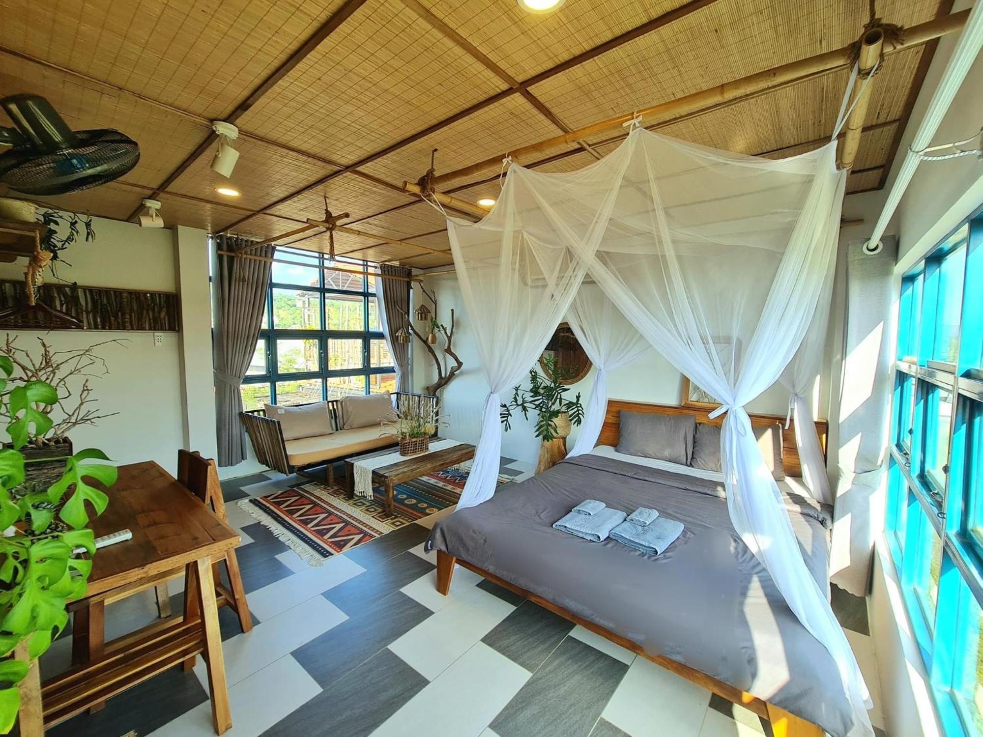 Отель Tinh House Дуонг-Донг Экстерьер фото